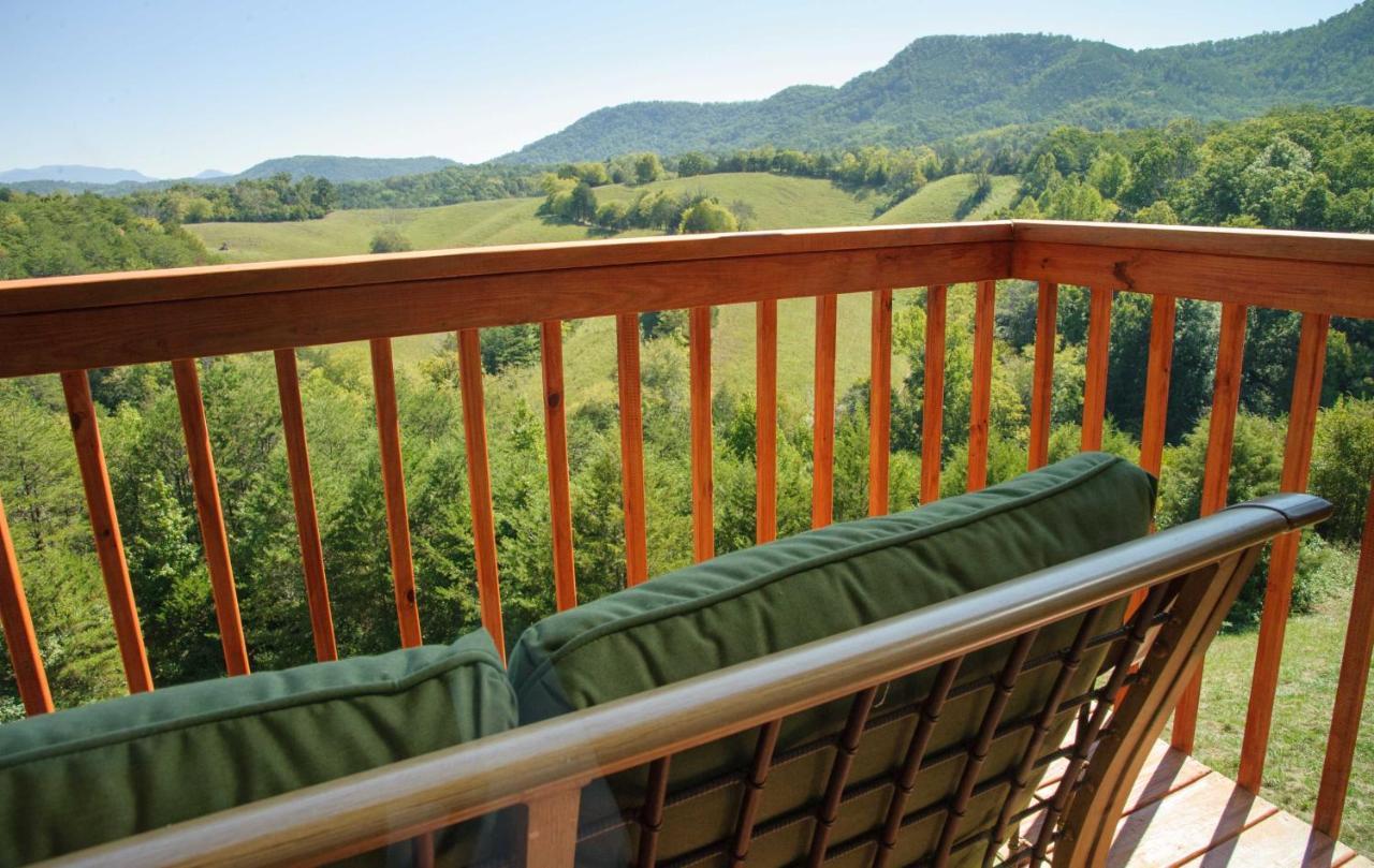 Berry Springs Lodge Sevierville Exterior photo
