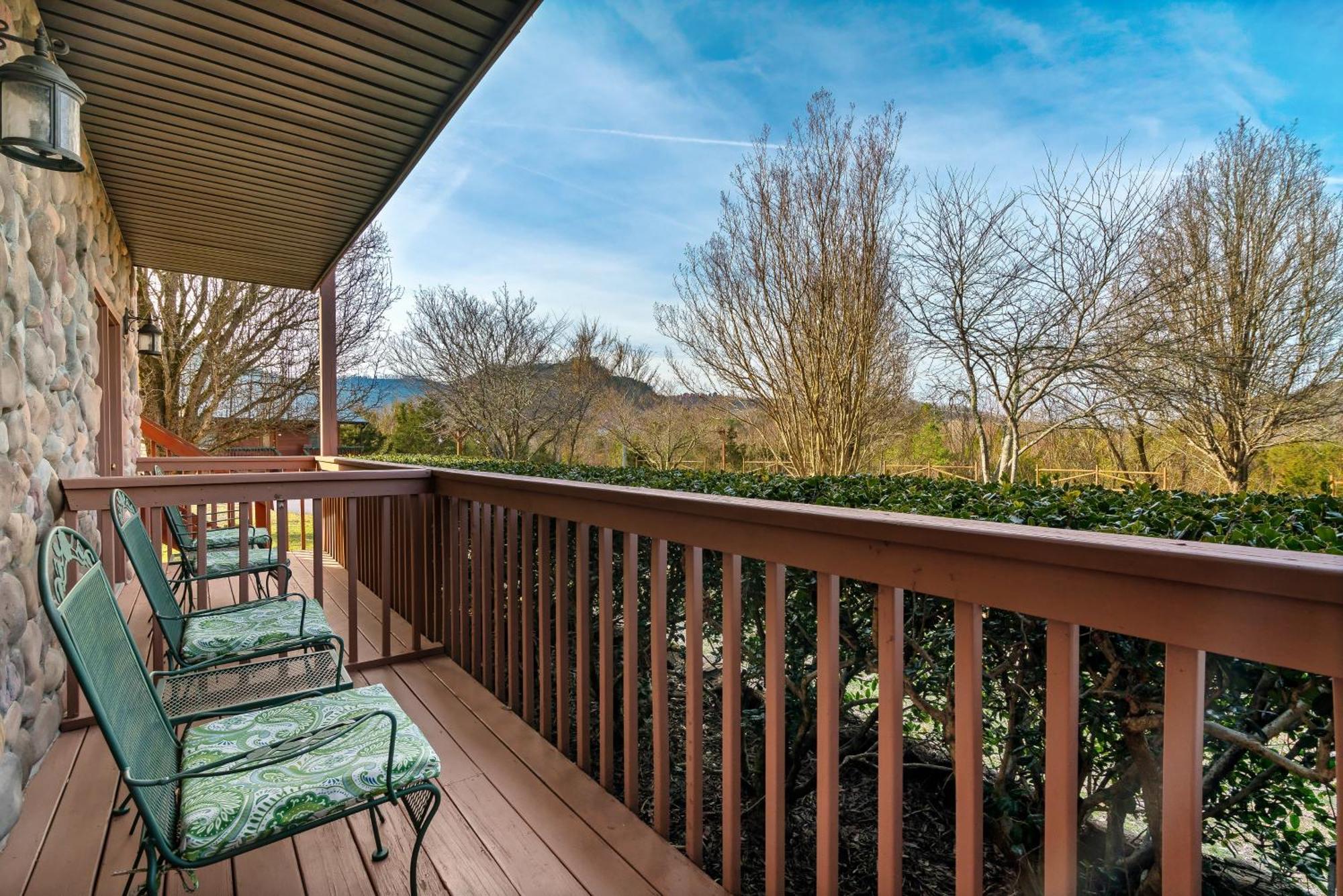 Berry Springs Lodge Sevierville Exterior photo